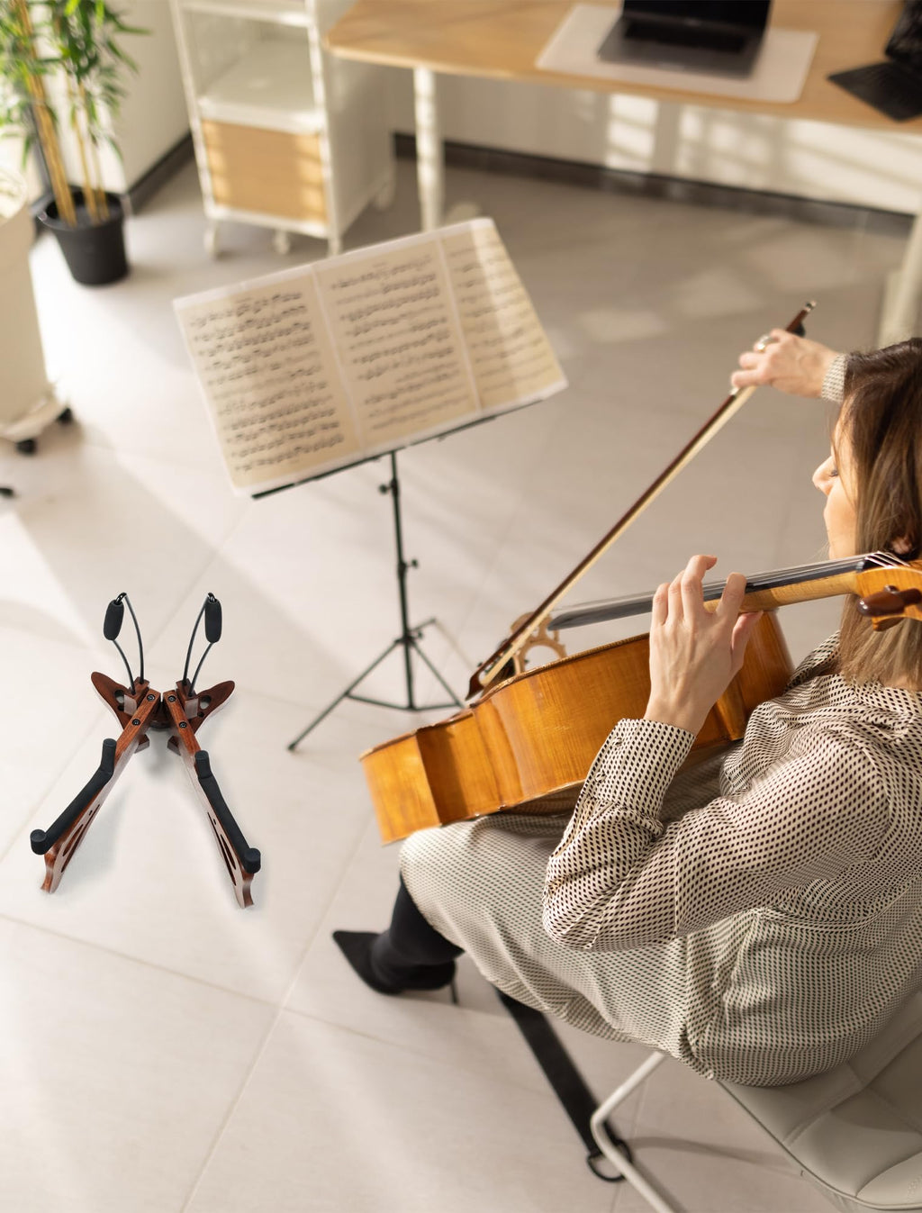 Walnut Cello Stand with Bow Holder U734989